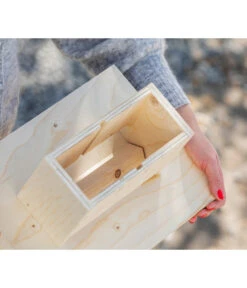 Dehner Natura Futterhaus Karwendel, Natur, Inkl. Ständer, Ca. B84,3/H127,2/T84,3 Cm -Dehner 6622872 6622898 6622906 6622922 WE MO 007 NVHRofanKarwendel