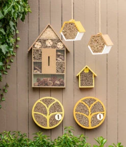 Dehner Natura Insektenhotel Dover, Ca. Ø29/T8 Cm -Dehner 6846570 6846646 6846604 6846612 6846661 6846687 WE MO 001 DehnerNaturaInsektenhotelCardiffBelfastSheffieldDover